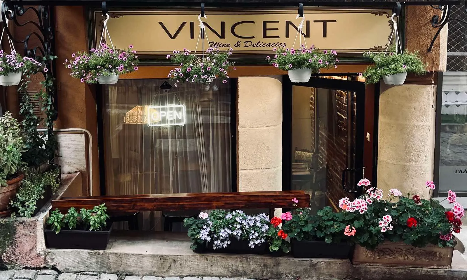 Vincent restaurant storefront